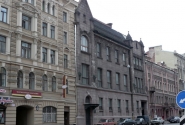 дом № 72 - дом «Торгово-промышленного товарищества Ф. Г. Бажанова и А. П. Чувалдиной»; 1907—1909 год, архитектор П. Ф. Алёшин