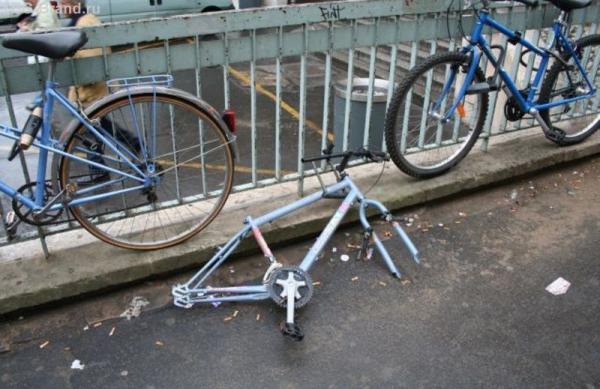 Опасно оставлять велосипеды на ночь в Париже