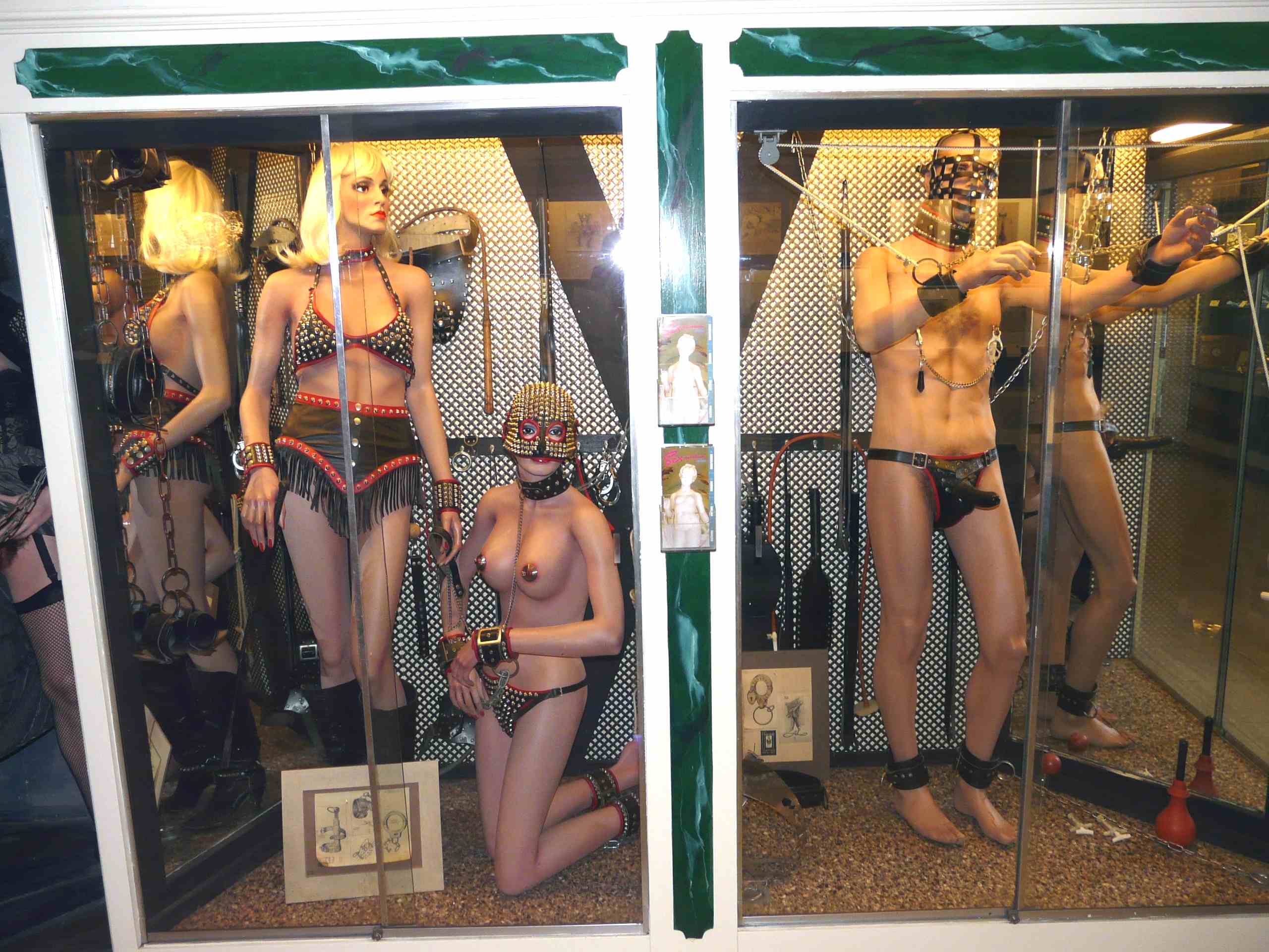 Amsterdam fille nue vitrine